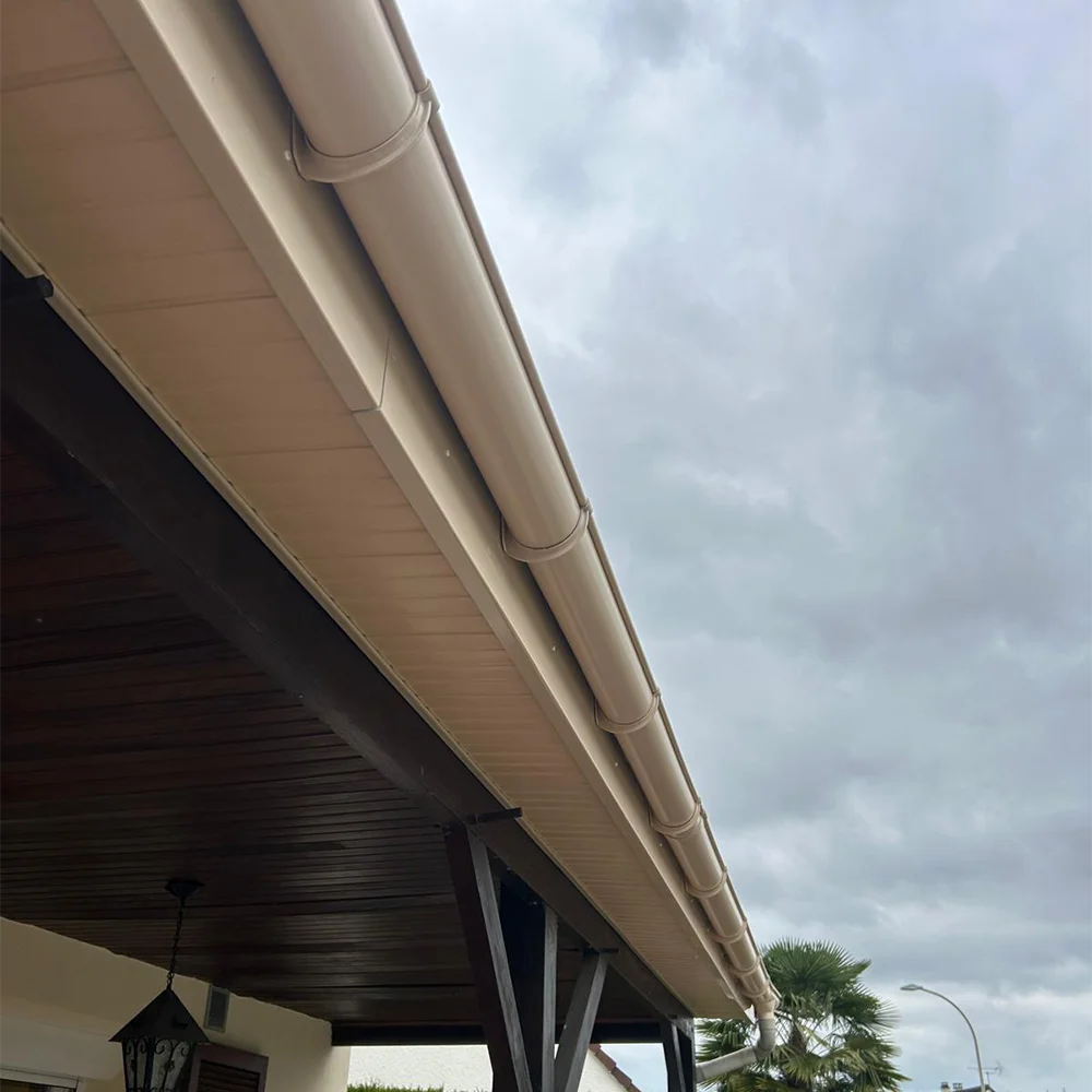 habillage dessous toît pvc avec gouttière essonne